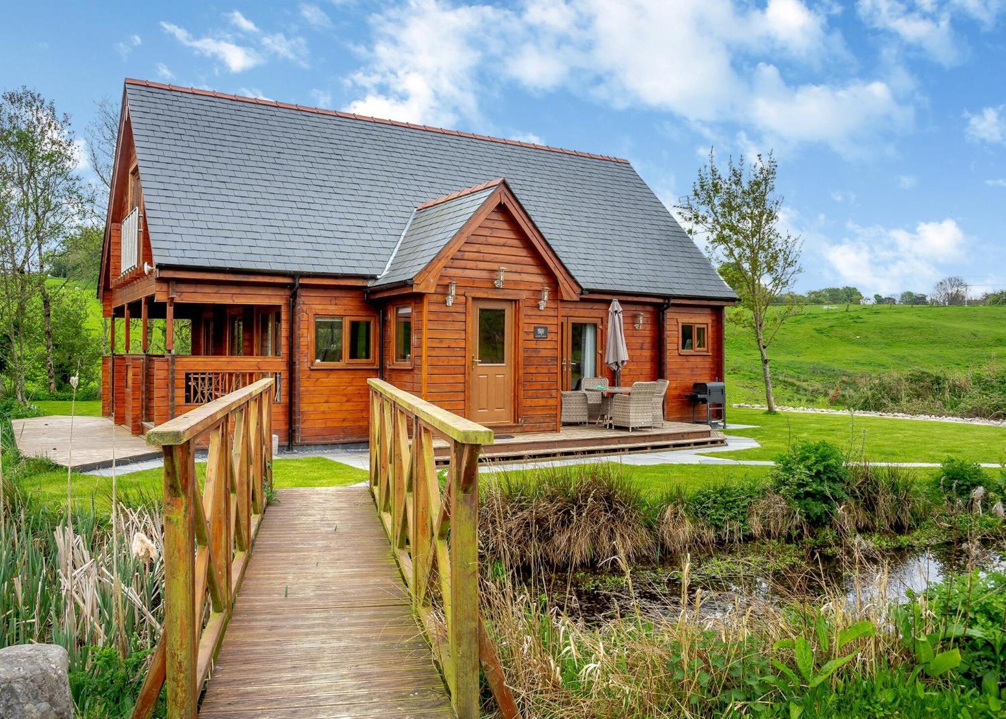 Anglesey Lakeside Lodges Menai Bridge Room photo